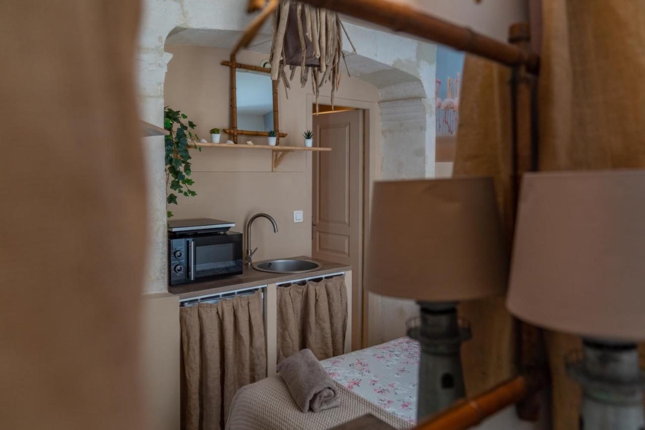 La Cabane Camarguaise En Centre Ville - Une Nuit A Nîmes Exterior photo